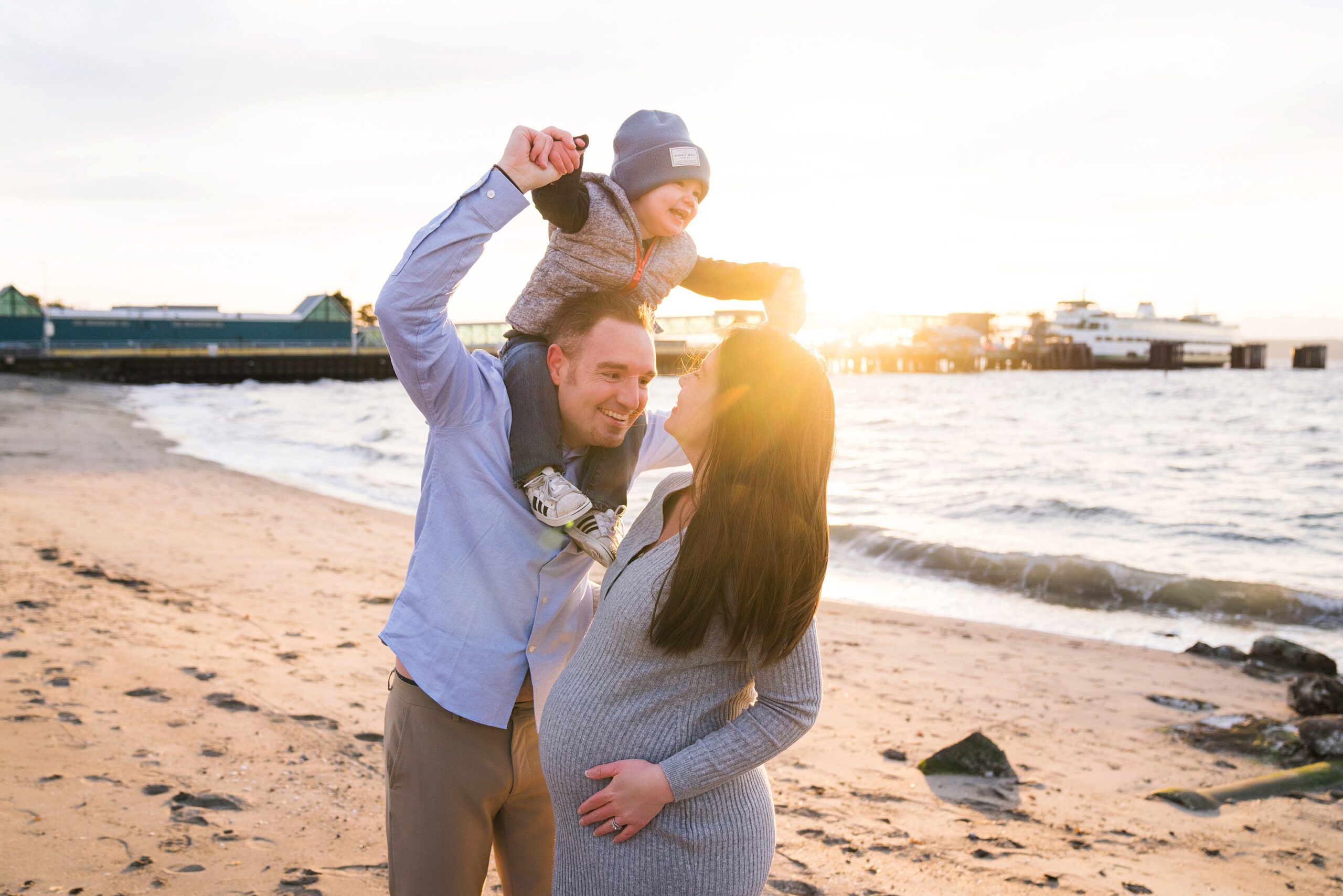 Relaxed not awkward maternity photos on Edmonds beach
